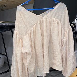 Cream flowy cuff sleeve